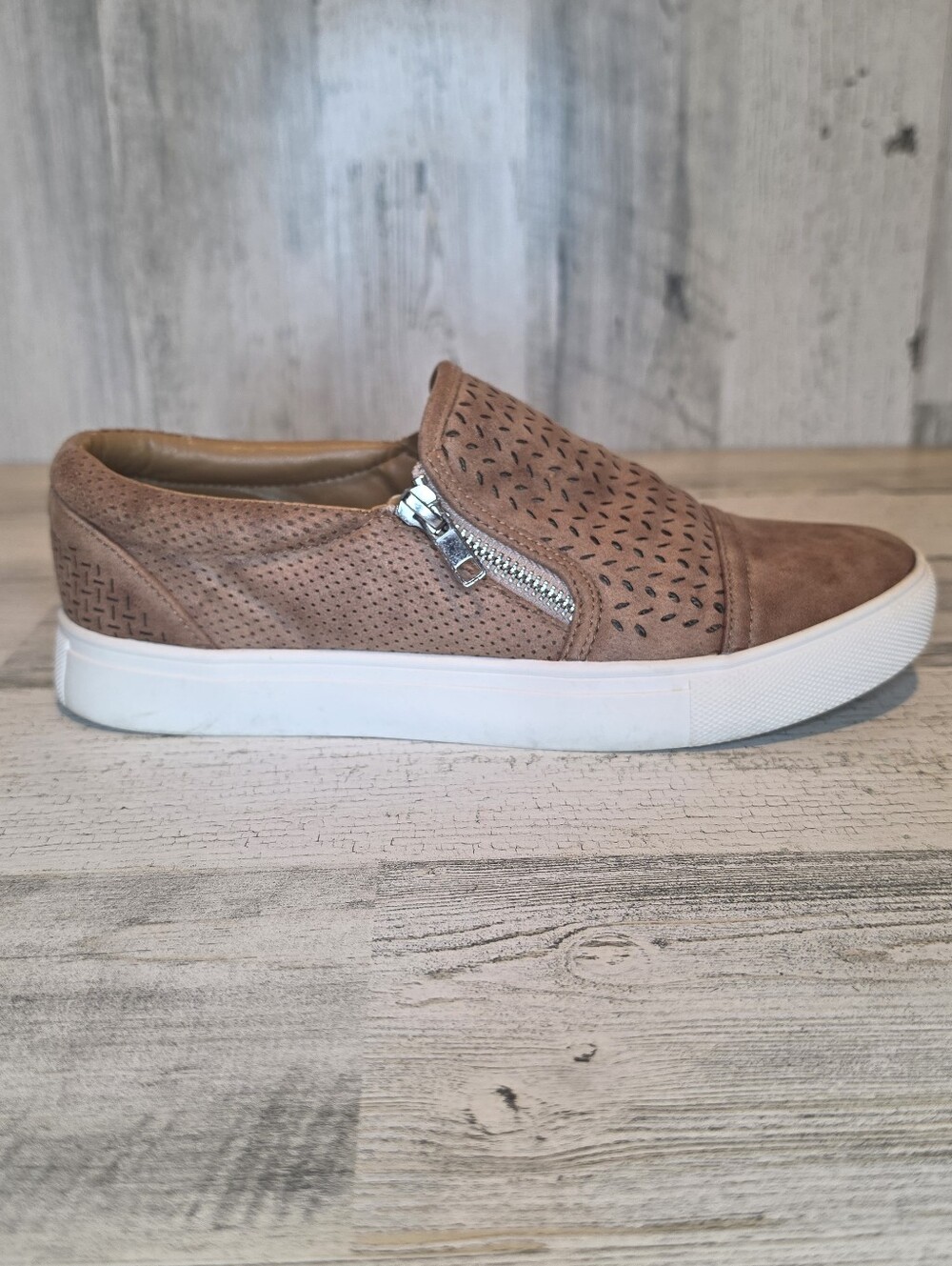 Report Women’s Alexa Size 7.5 Brown Perforated Slip On Sneakers Side Zip Casual
